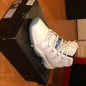 Jordan 11 Legend Blue. Youth 4.5 Womens 6.5